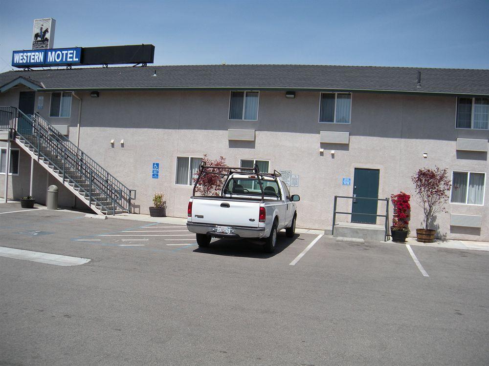 Western Motel Salinas Luaran gambar